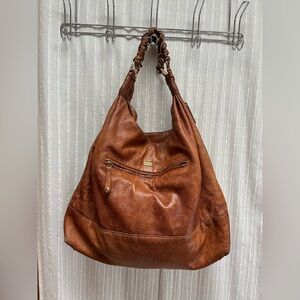 Be & D Shoulder Handbag Twist Chain Strap Gold Cogn